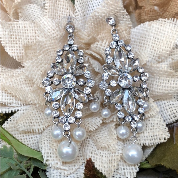 Beautiful Rhinestone Earrings - Picture 4 of 5